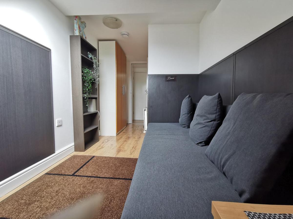 Palaz 4 - 1 Bedroom Flat Едмонтон Екстер'єр фото